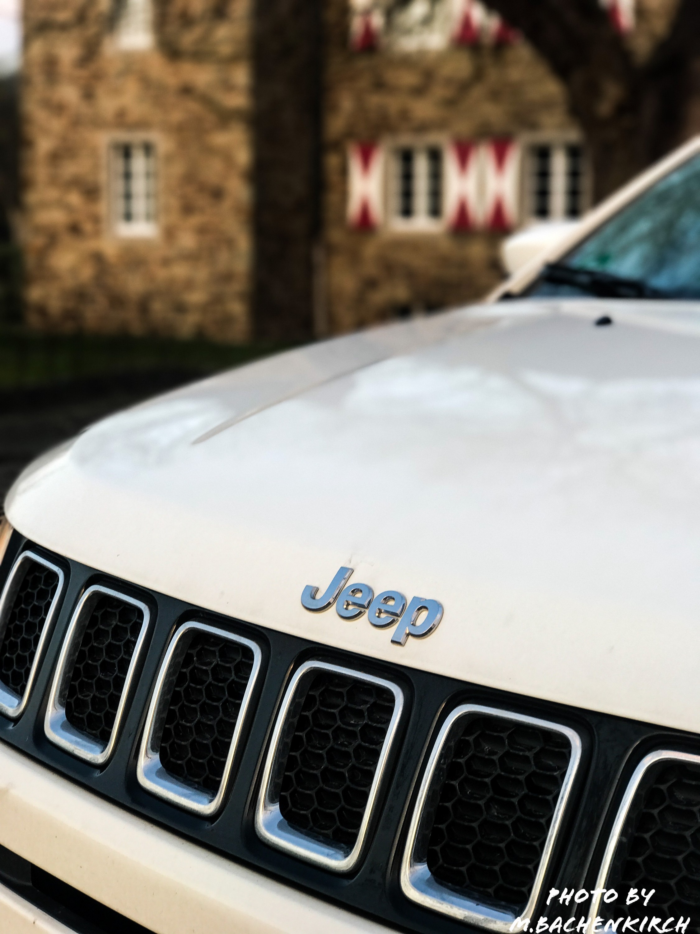 Jeep als Burgherr