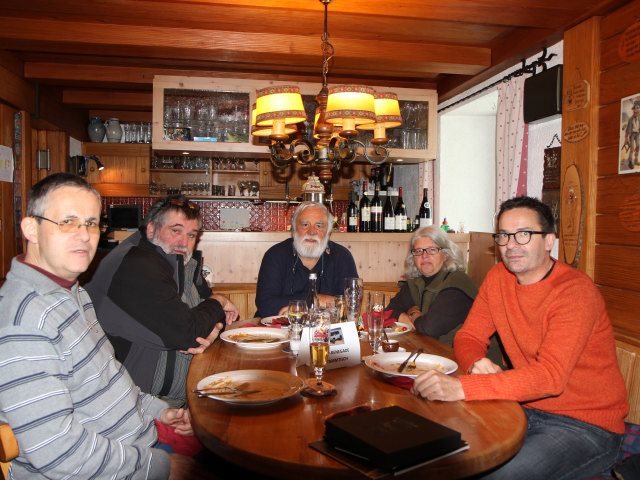 Erfahrungen mi 4 Trailhawks im Schnee: Renegade Stammtisch