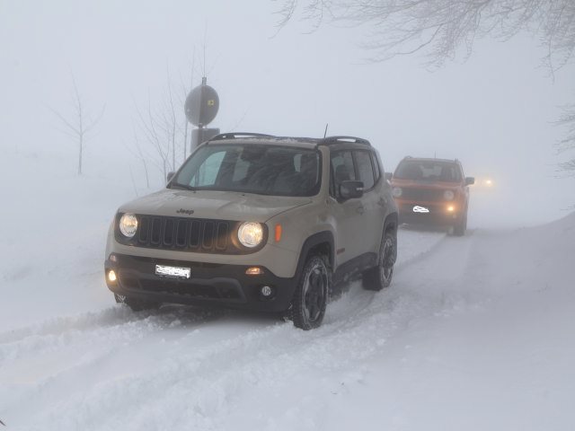Erfahrungen mi 4 Trailhawks im Schnee: Renegade Stammtisch