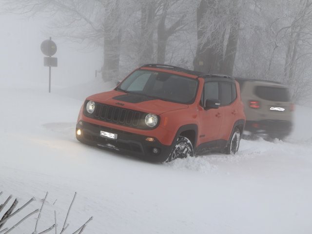 Erfahrungen mi 4 Trailhawks im Schnee: Renegade Stammtisch