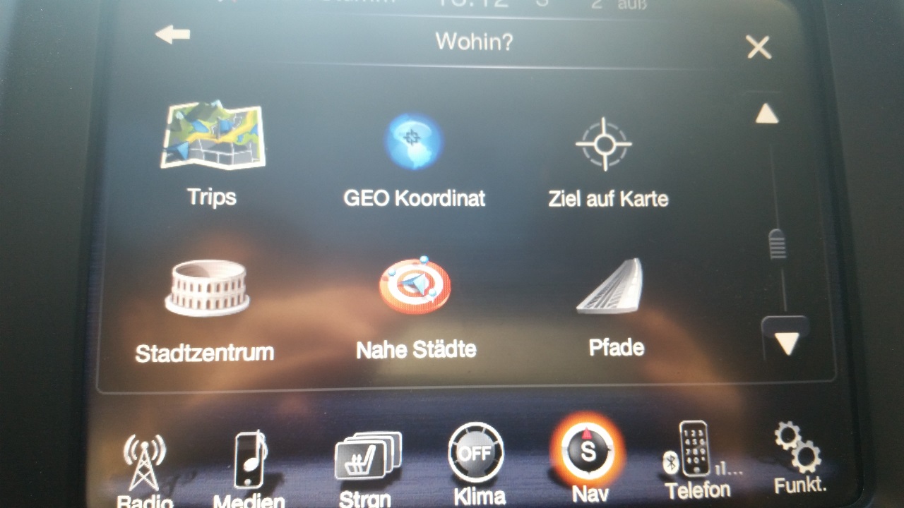 Sonderziele über das uConnect ansteuern (Stadt ohne Strasse, Geo-Koordinaten und direkt auf Karte)