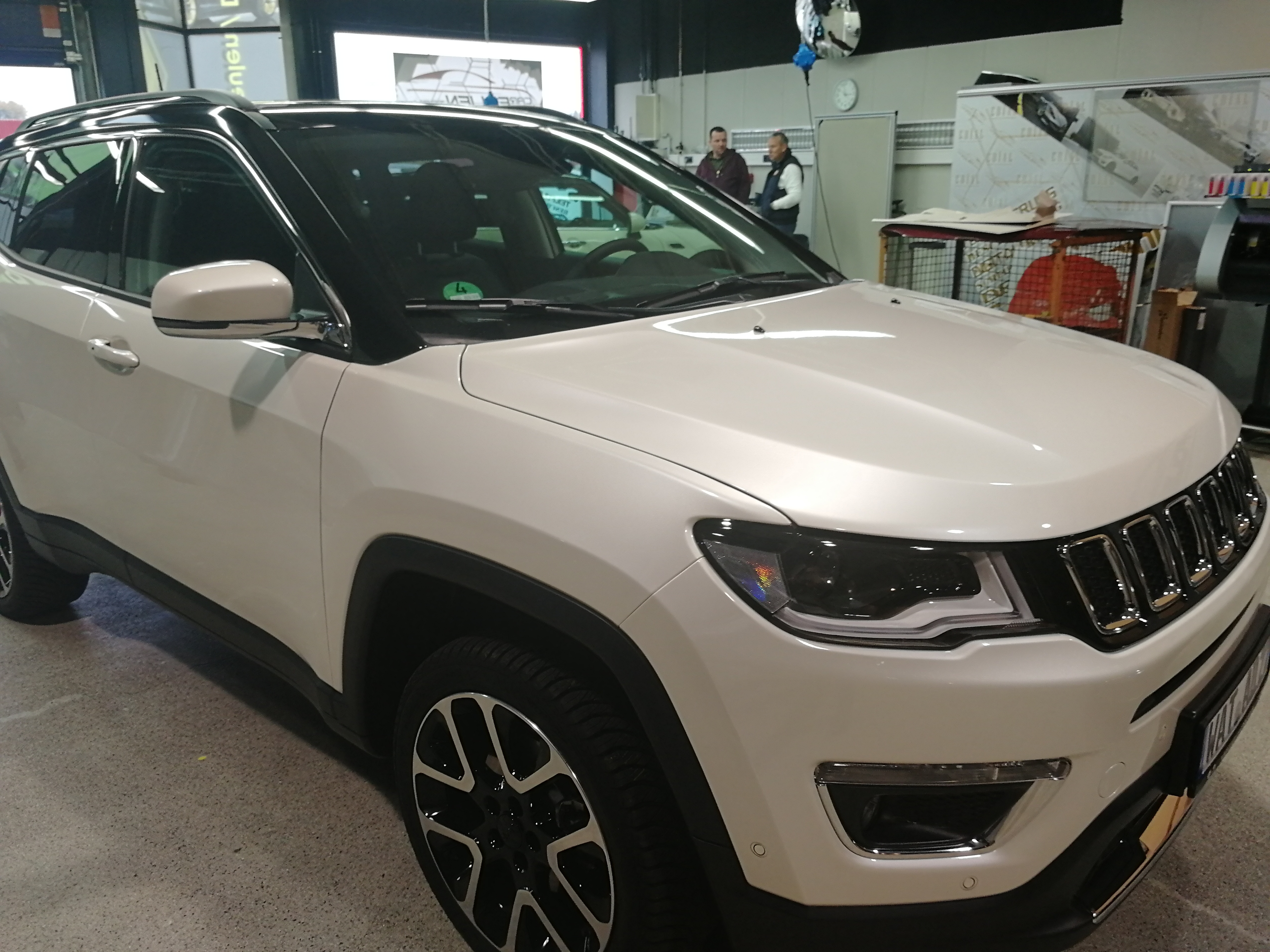 Dach Schwarz und Steinschlag Folie