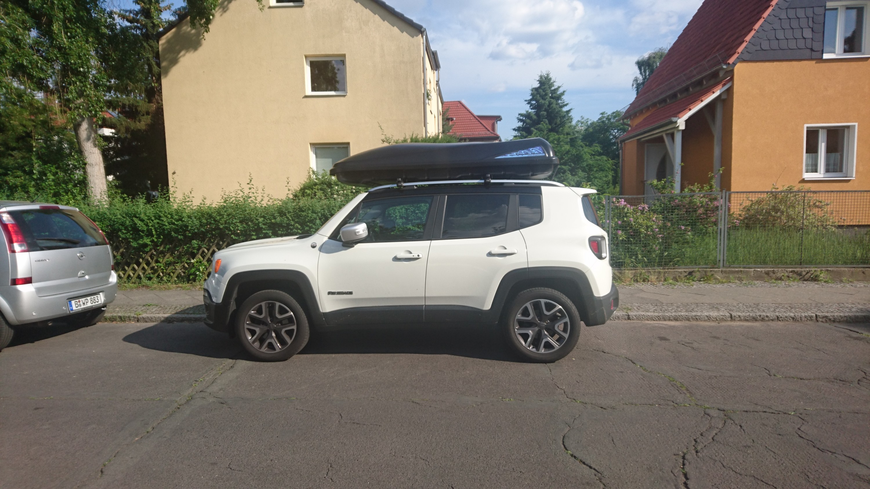 Reni mit 950l-Dachbox