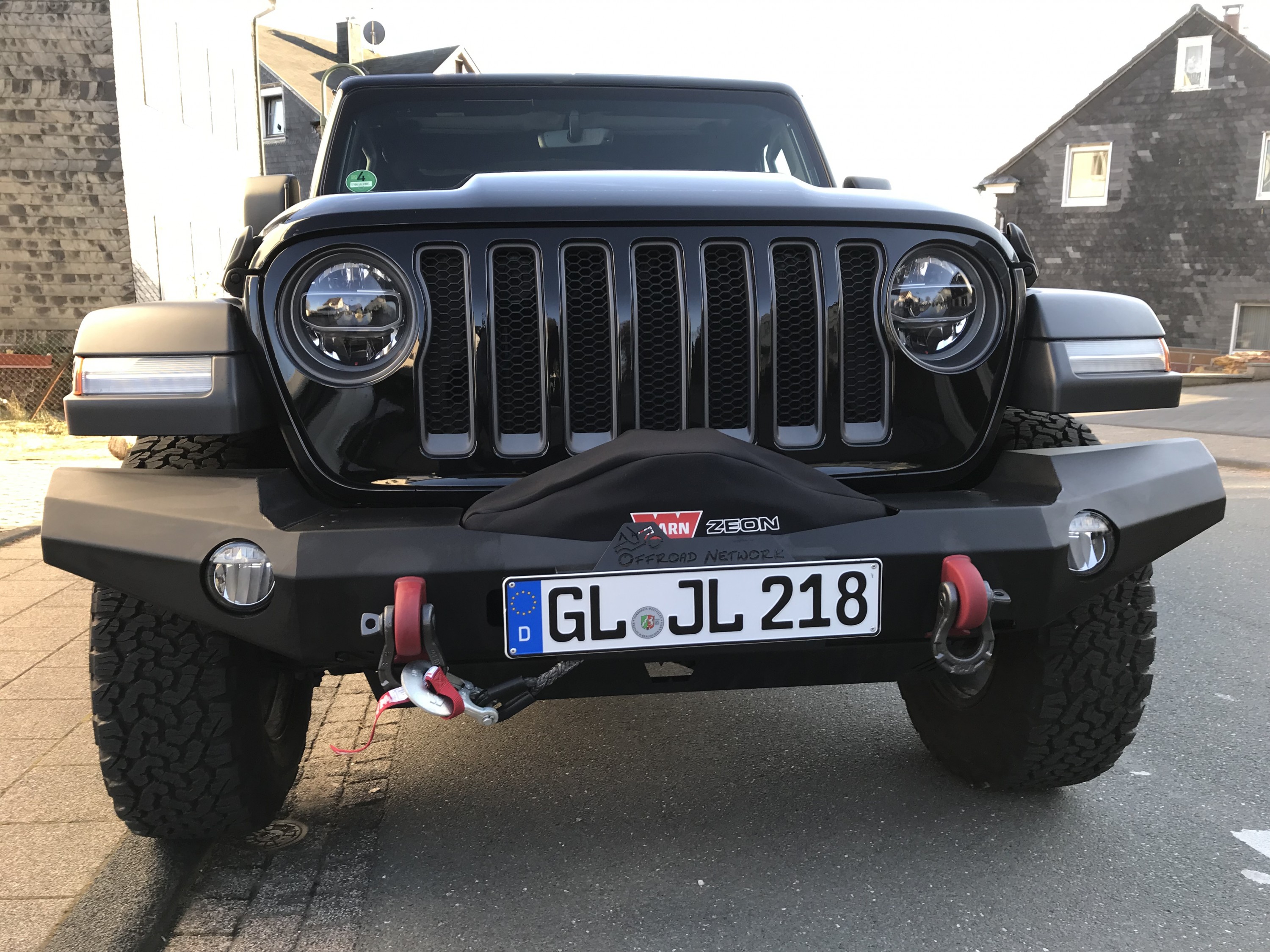 WARN Stoßfänger und Winde Wrangler JLU