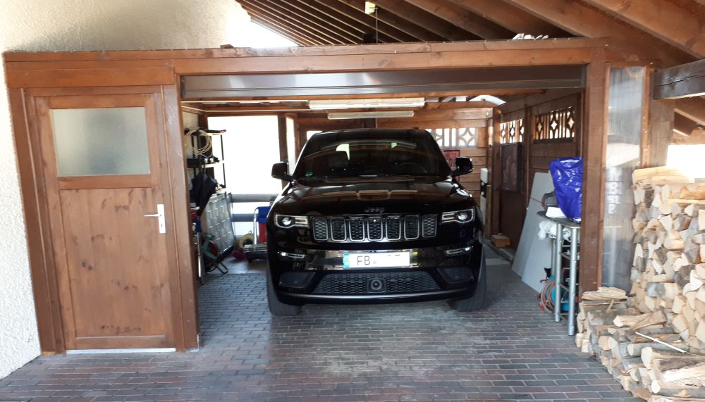 so, nun noch ein Foto von vorne mit den Spurverbreiterungen