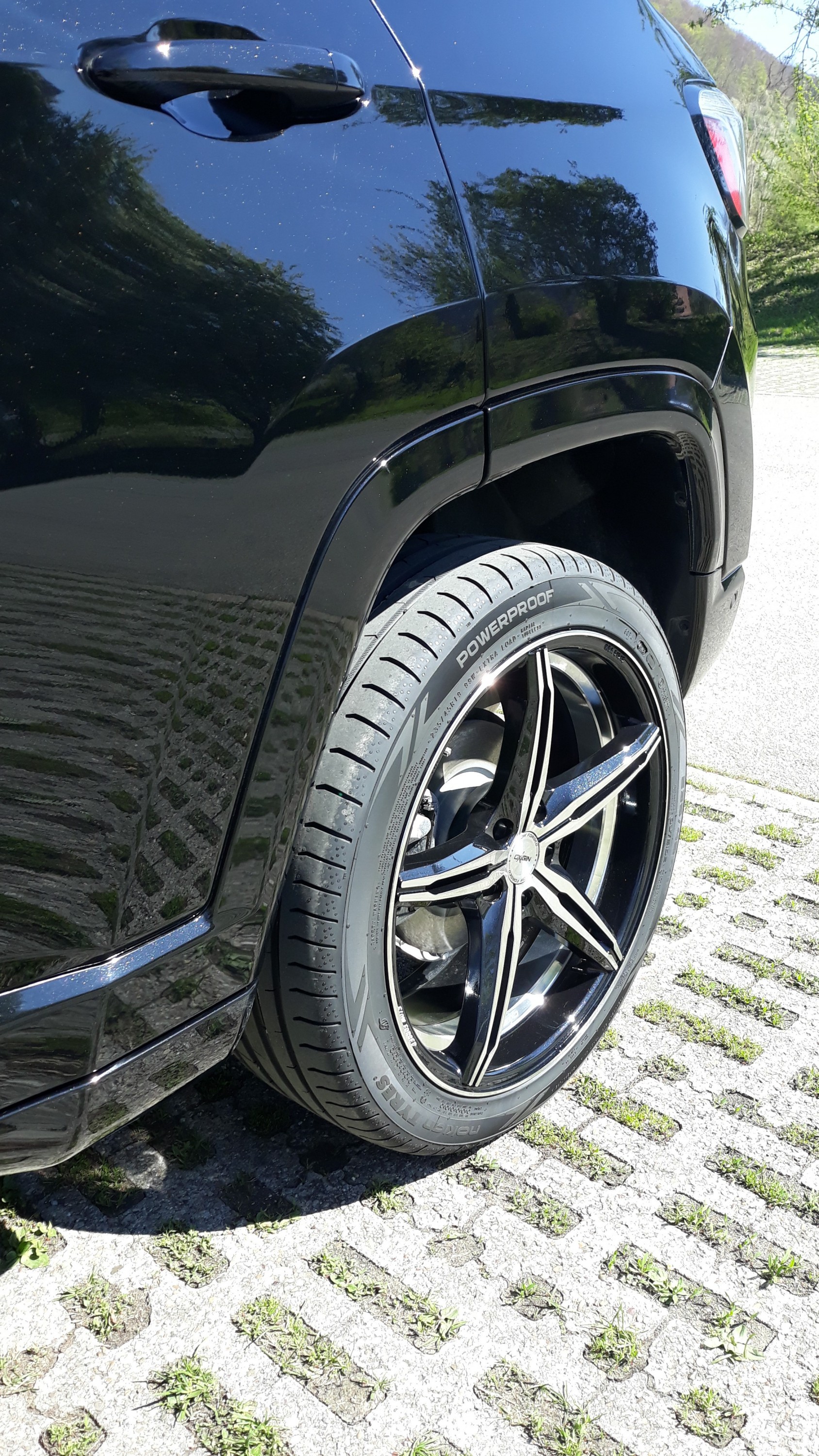 Alles in Wagenfarbe lackiert