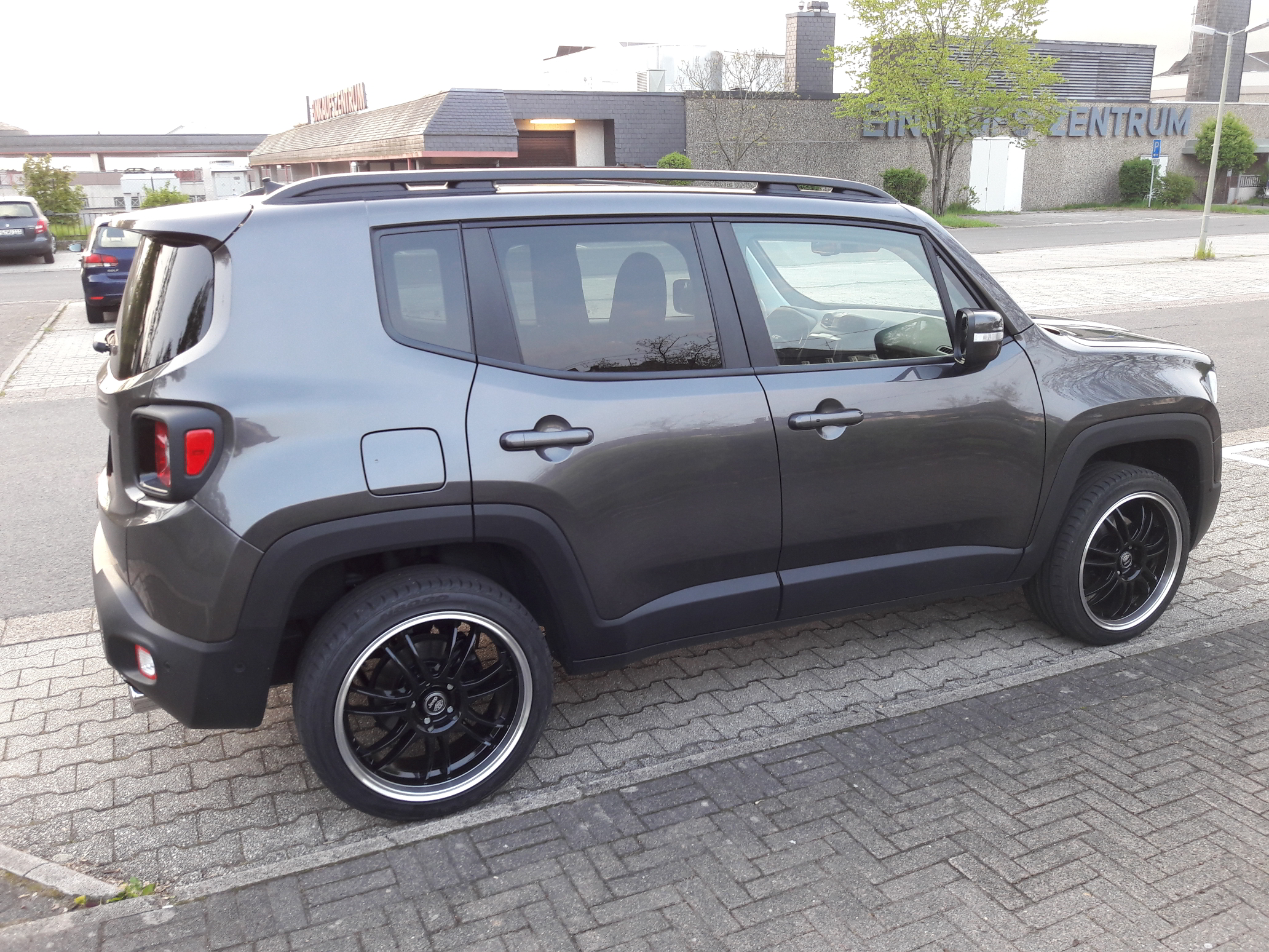 Dotz Shift, 235/40R18, 10mm SV vorne und 15mm SV hinten