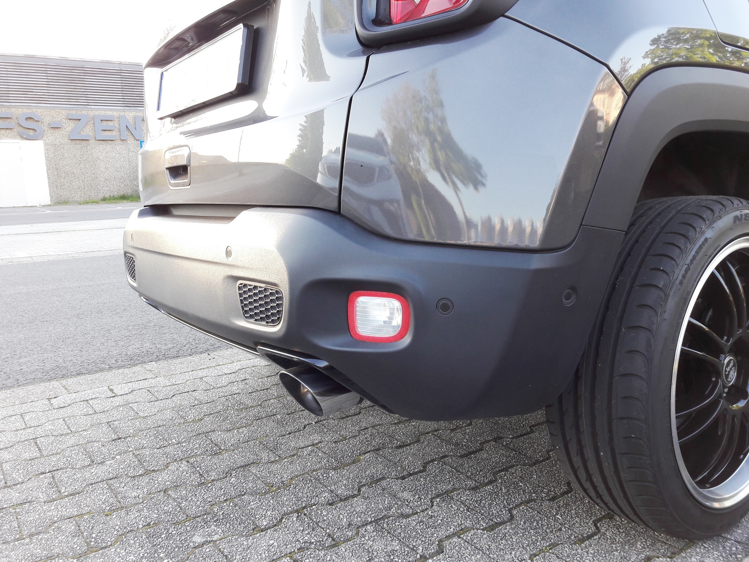 Neues Ulter Endrohr (100er rund, scharf, abgeschrägt) seitlich