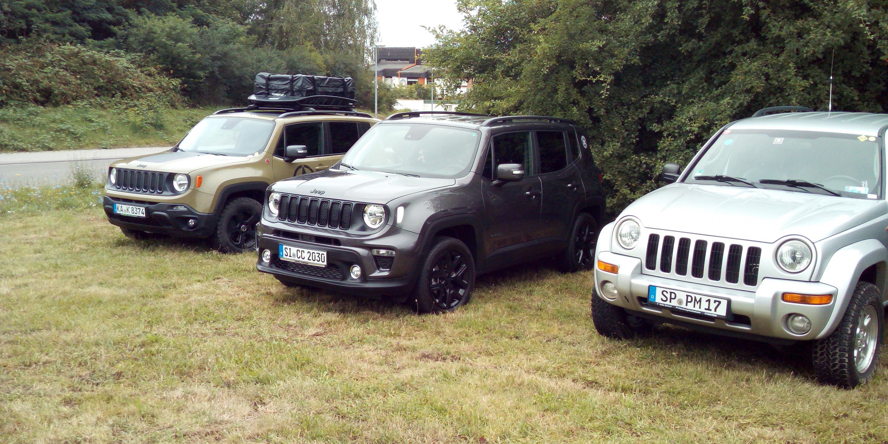 Der chief parkt neben dran...