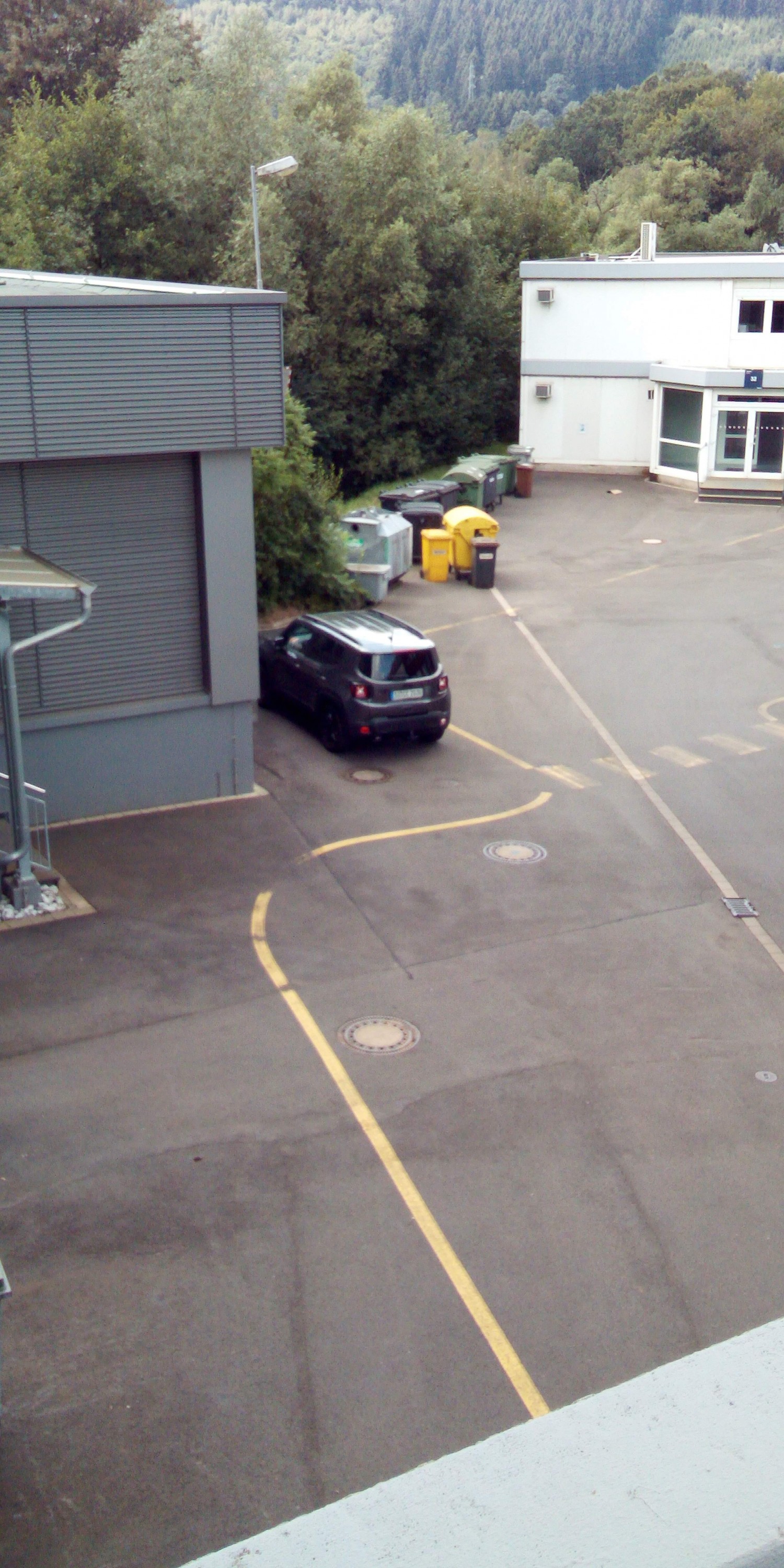 Samstags arbeiten ist saudoof,... Aber bester Parkplatz