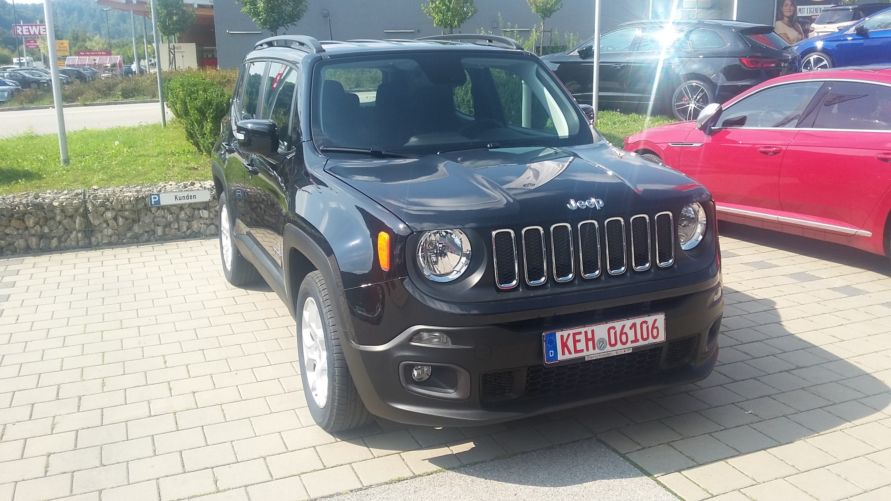 ... jungfräulich beim Händler. Kilometerstand: 3