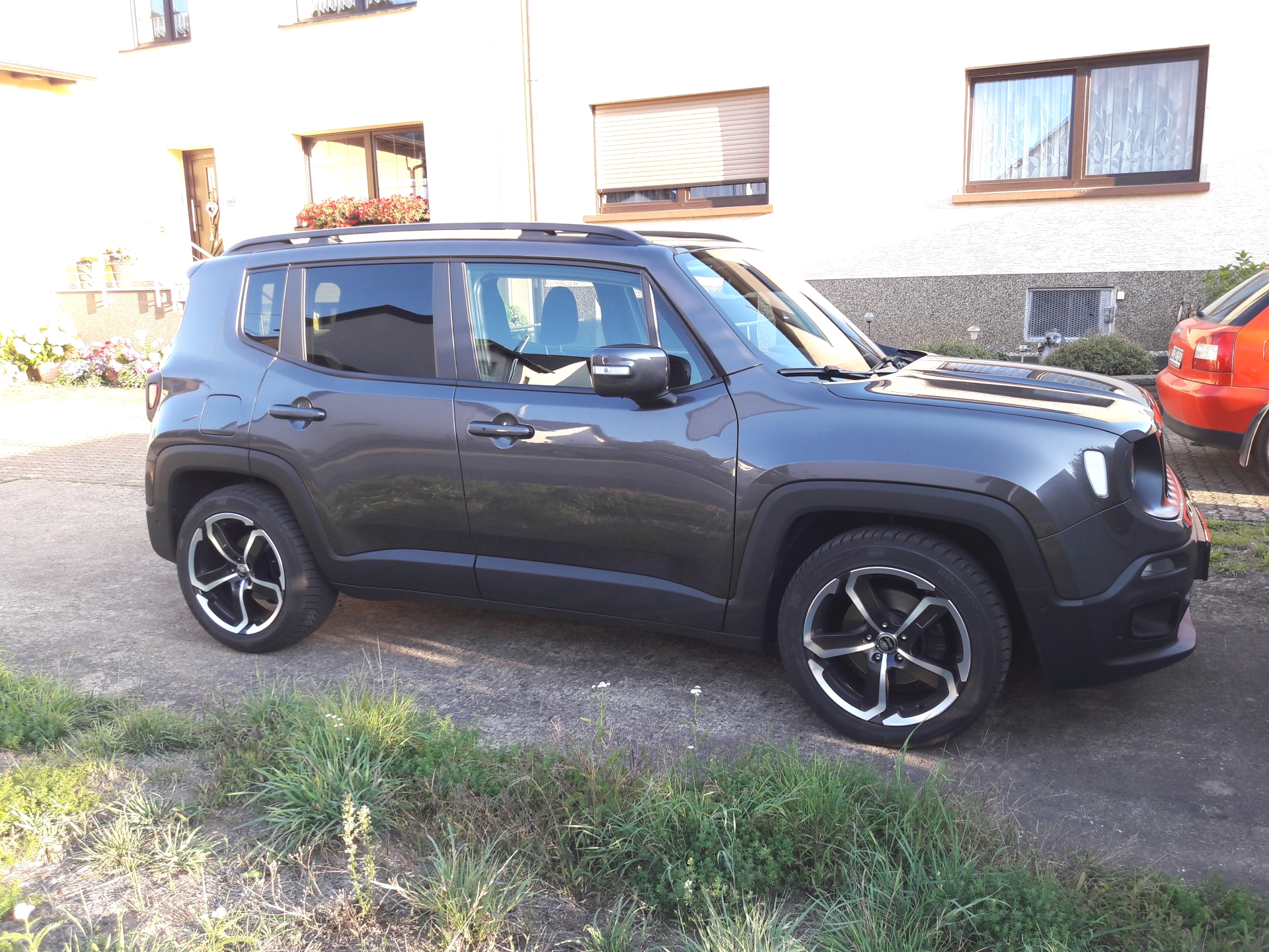 H&R-Federn 40/30 mit 1,8 cm Body-Lift hinten und DOTZ Hanzo 8,5x18 ET 30 mit 255/45ern