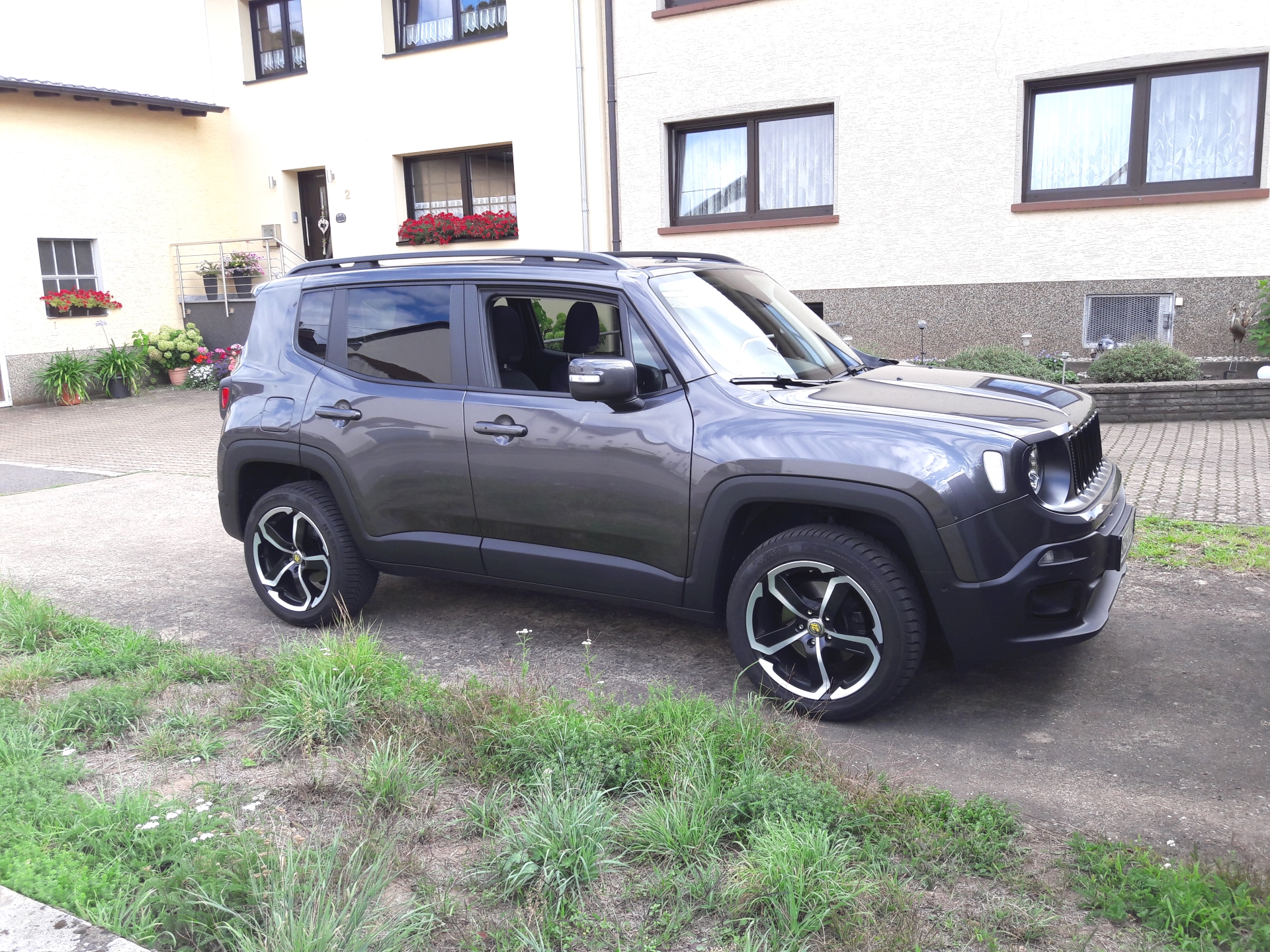 Original-Fahrwerk mit Taubenreuther Lift-Kit hinten und DOTZ Hanzo 8,5x18 ET 30 mit 255/45ern