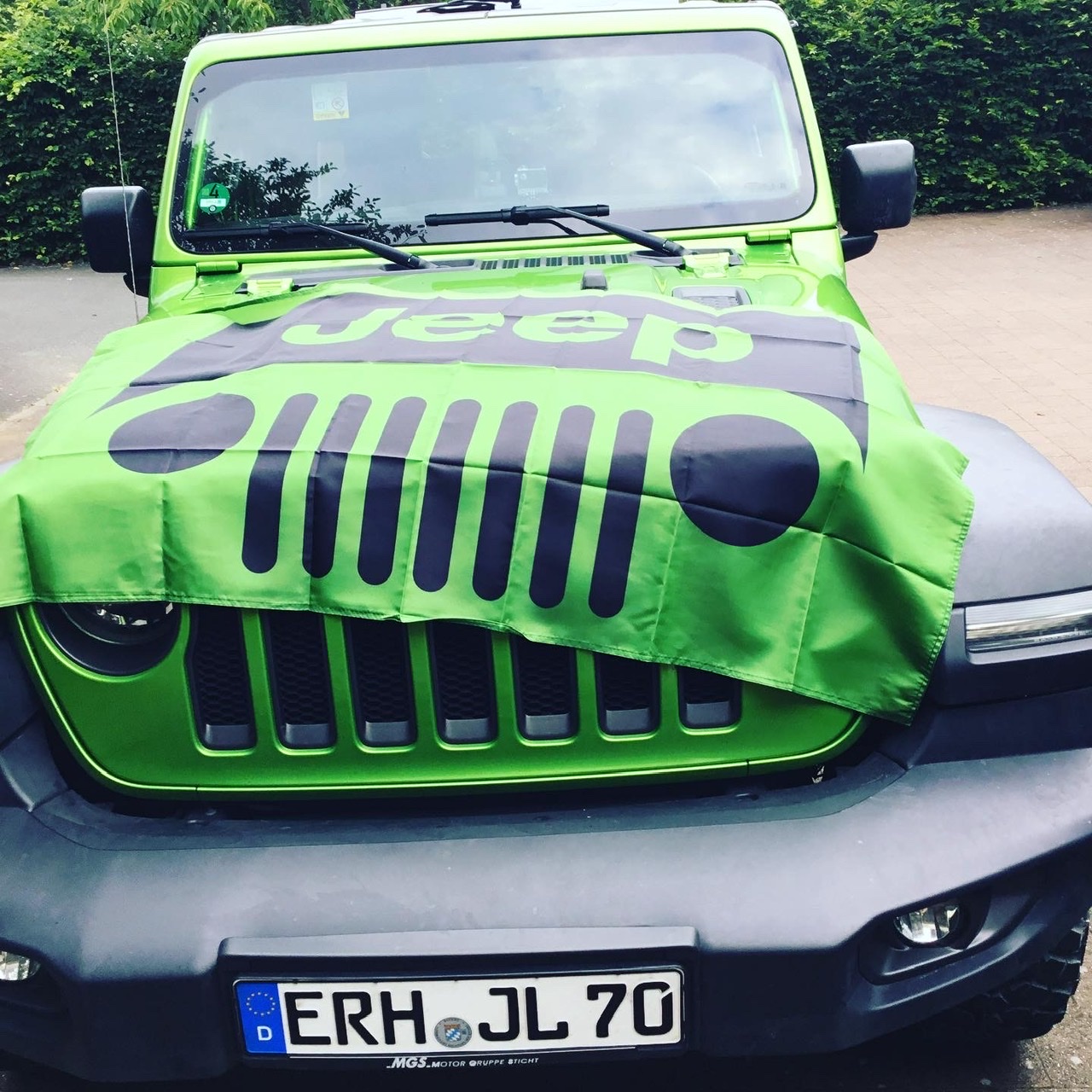 Ton in Ton - Jeep Flag