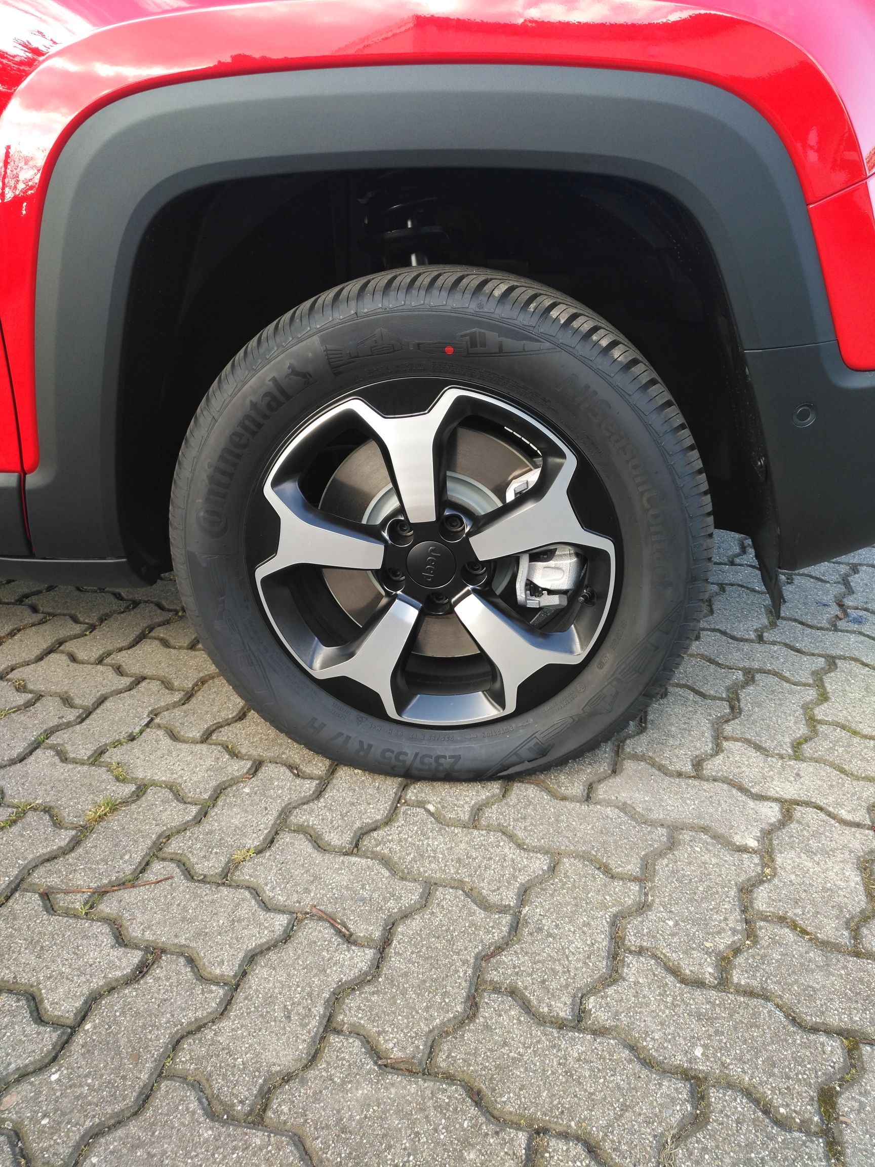 Continental AllSeasonContact 235/55R17