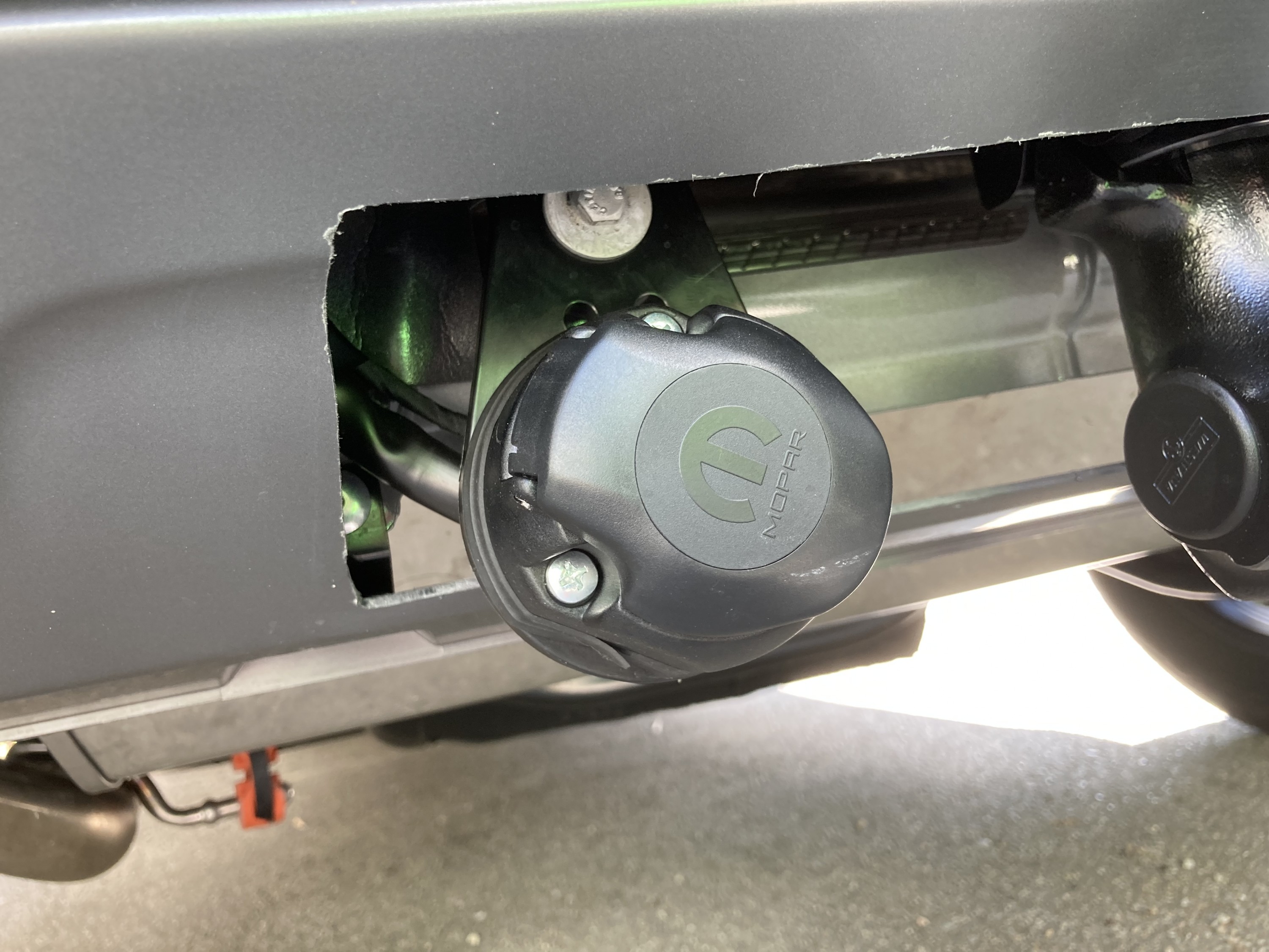 Anhängerkupplung Pfusch bei Jeep