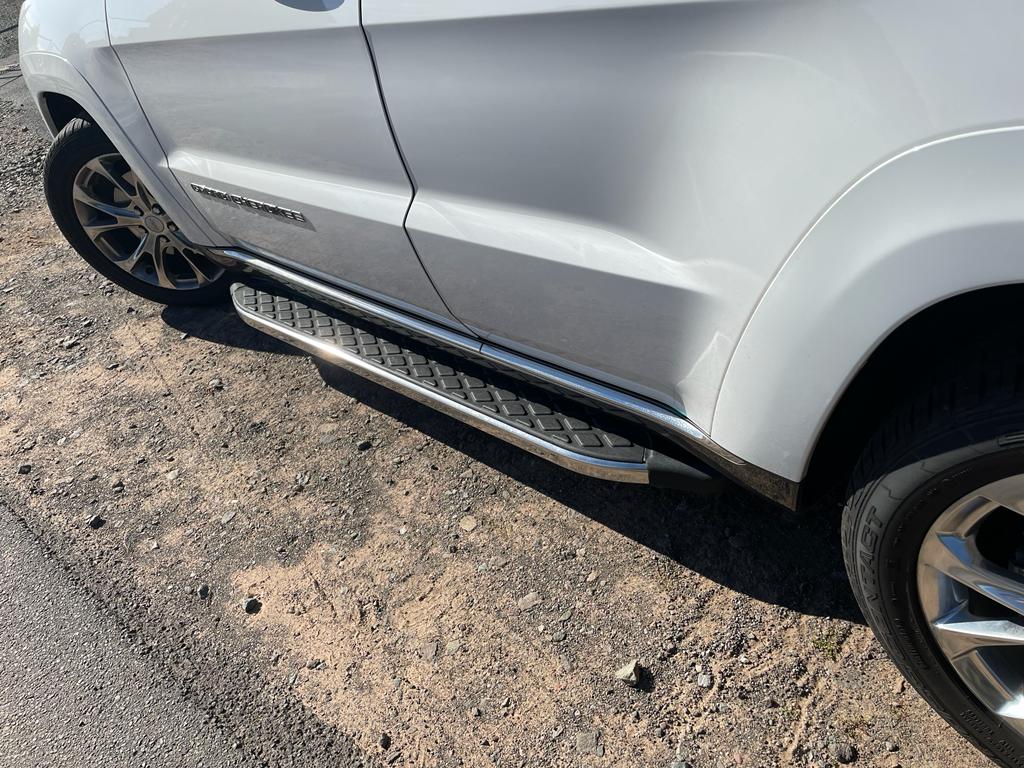 Trittbretter am Grand Cherokee Summit