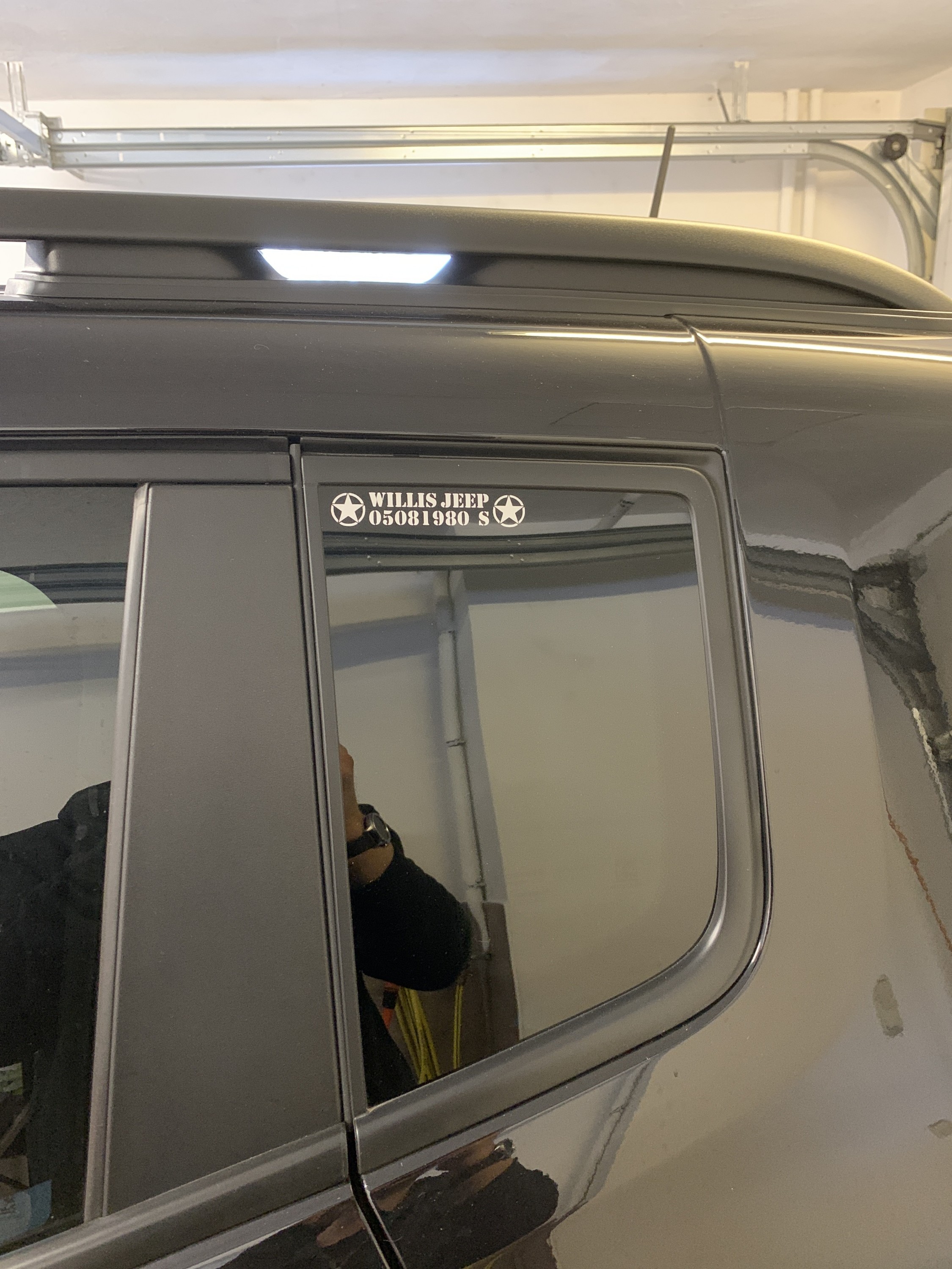 Ein paar neue Aufkleber