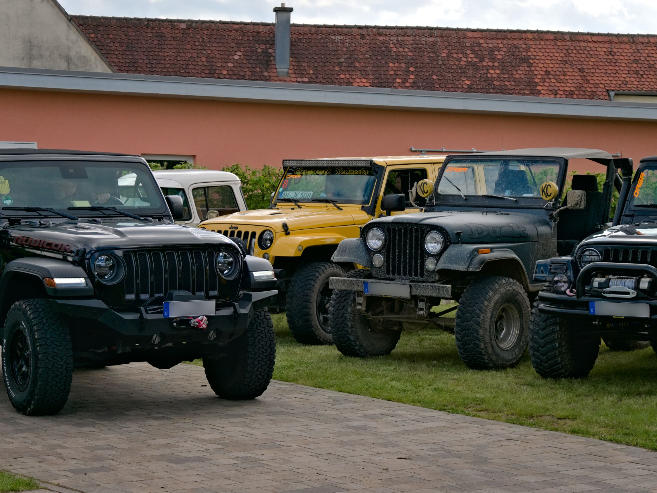 Jeep Clevercreek Rednecks