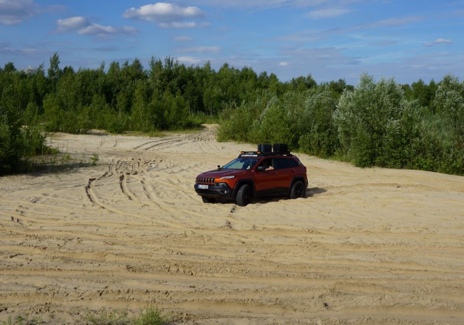 4 Peters p.11 Cherokee Trailhawk 2