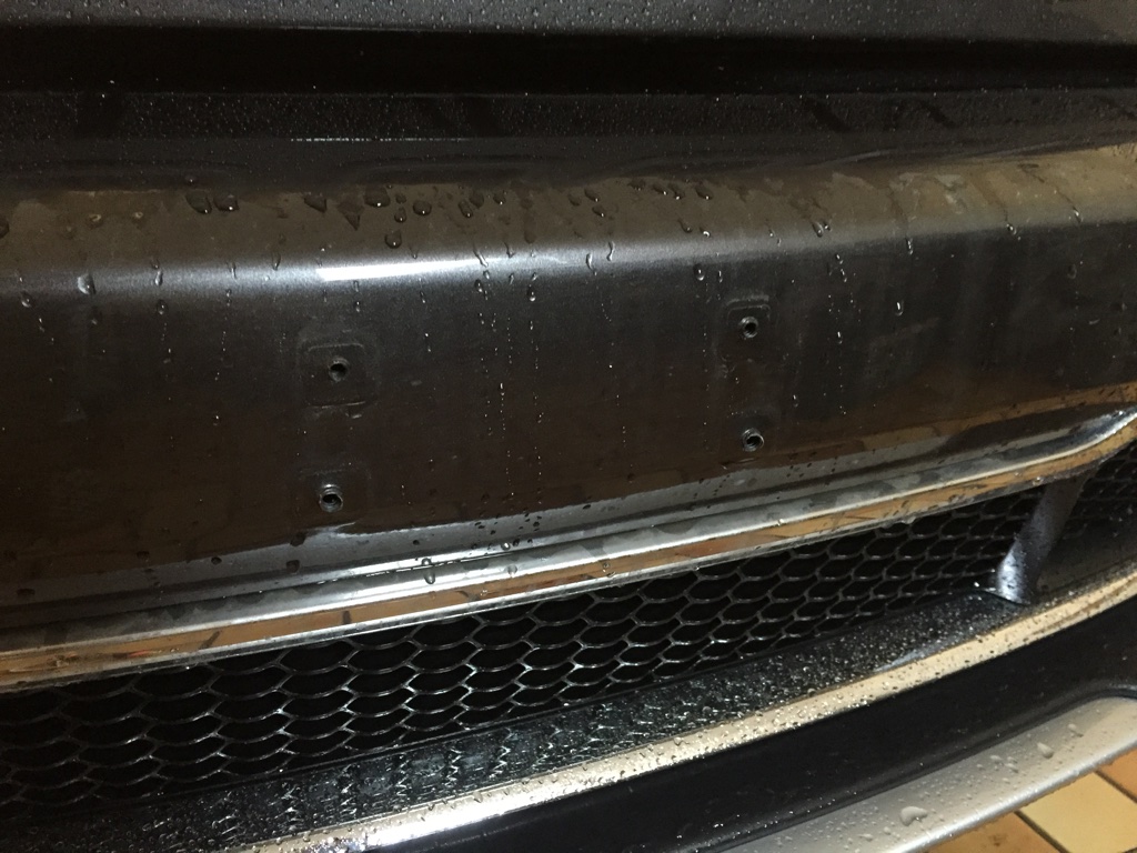 Nummernschildhalterung vorne - Vorbau entfernen