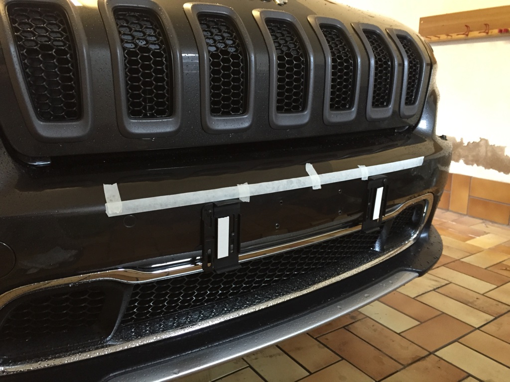 Nummernschildhalterung vorne - Vorbau entfernen