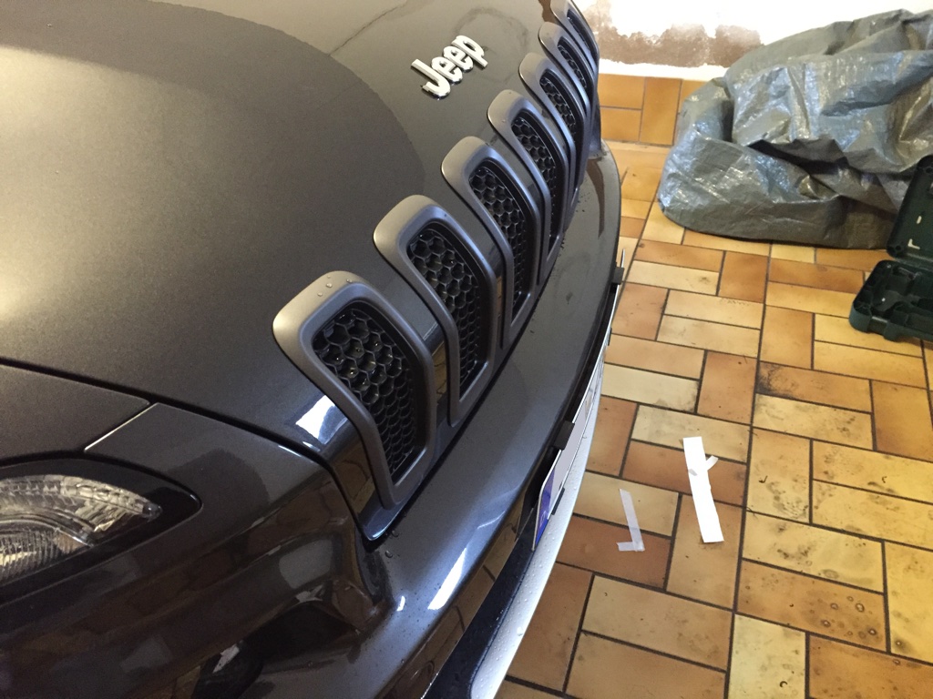 Nummernschildhalterung vorne - Vorbau entfernen