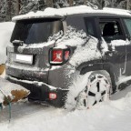 Trailhawk-Arbeitstier im Schnee