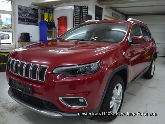 mein Cherokee beim Folierer