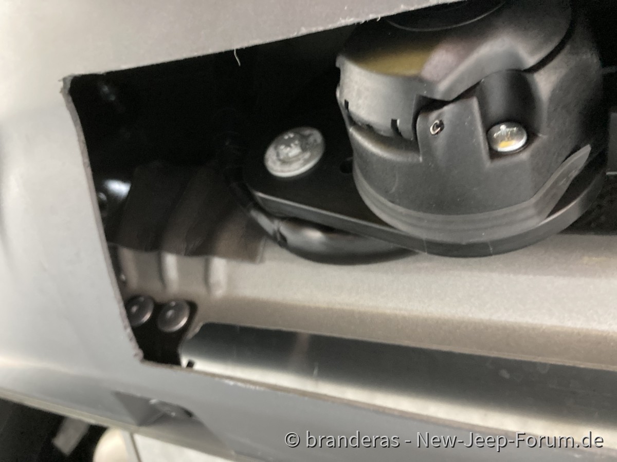 Anhängerkupplung Pfusch bei Jeep