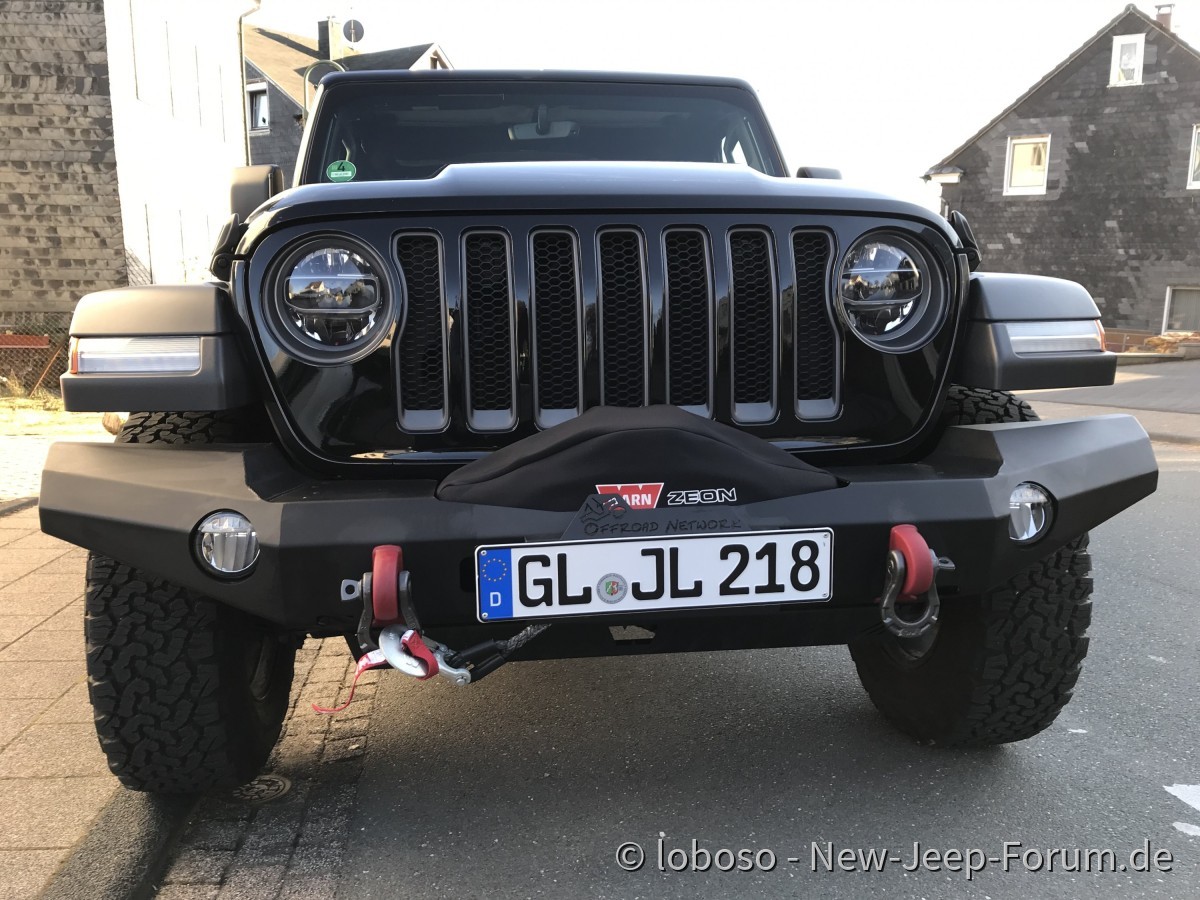 WARN Stoßfänger und Winde Wrangler JLU