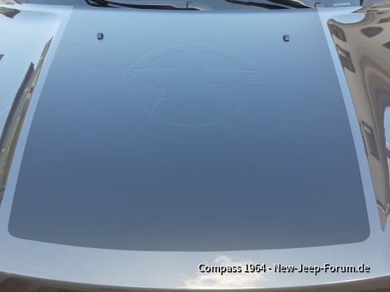 Folierung mit Stern als Relief